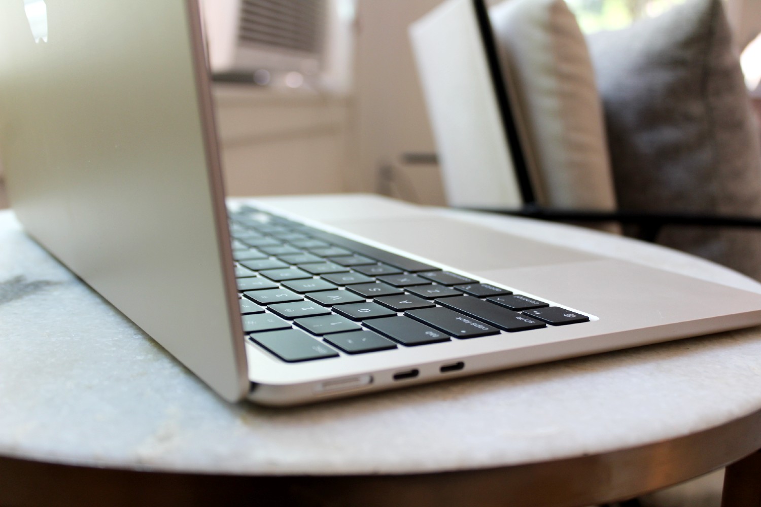 Pourquoi les gens disent d'éviter le MacBook Air à 1 199 $ M2